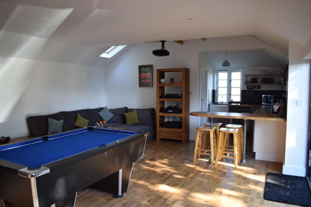 Вілла Crossing Retreat - Pool Table, Projector, Barn Tunstead  Екстер'єр фото
